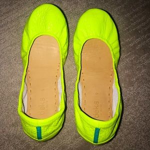 💛💥VGUC Unmellow Yellow Tieks, Size 9💥💛